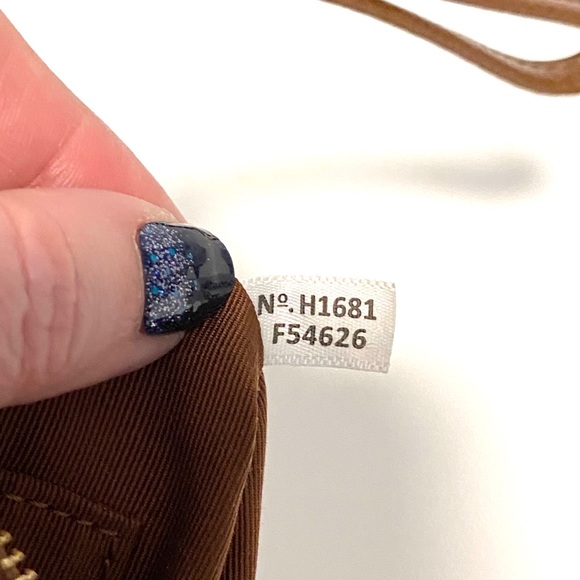 Coach classic caramel wristlet 64 - Picture 8 of 8